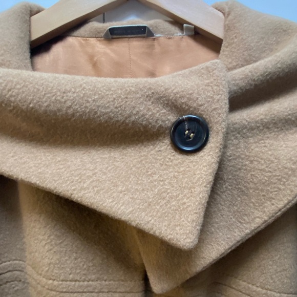 BARNEYS NEW YORK Made In Italy Womens Wool Camel Coat Size 44/10 - Picture 6 of 14